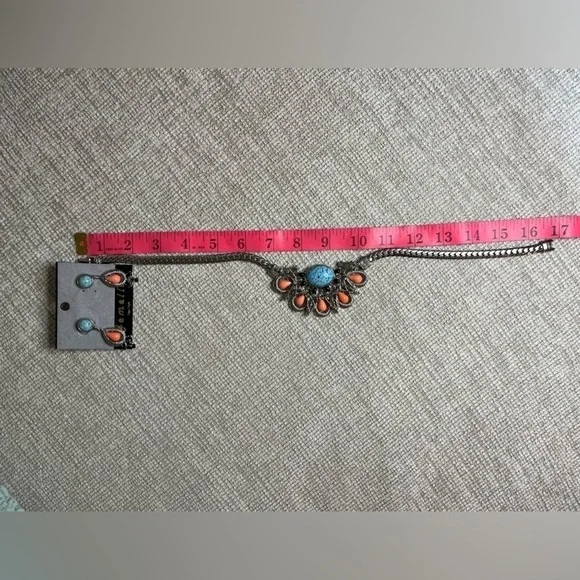 ⭐️ Beautiful Costume Jewelry set- necklace and earrings - Picture 7 of 9